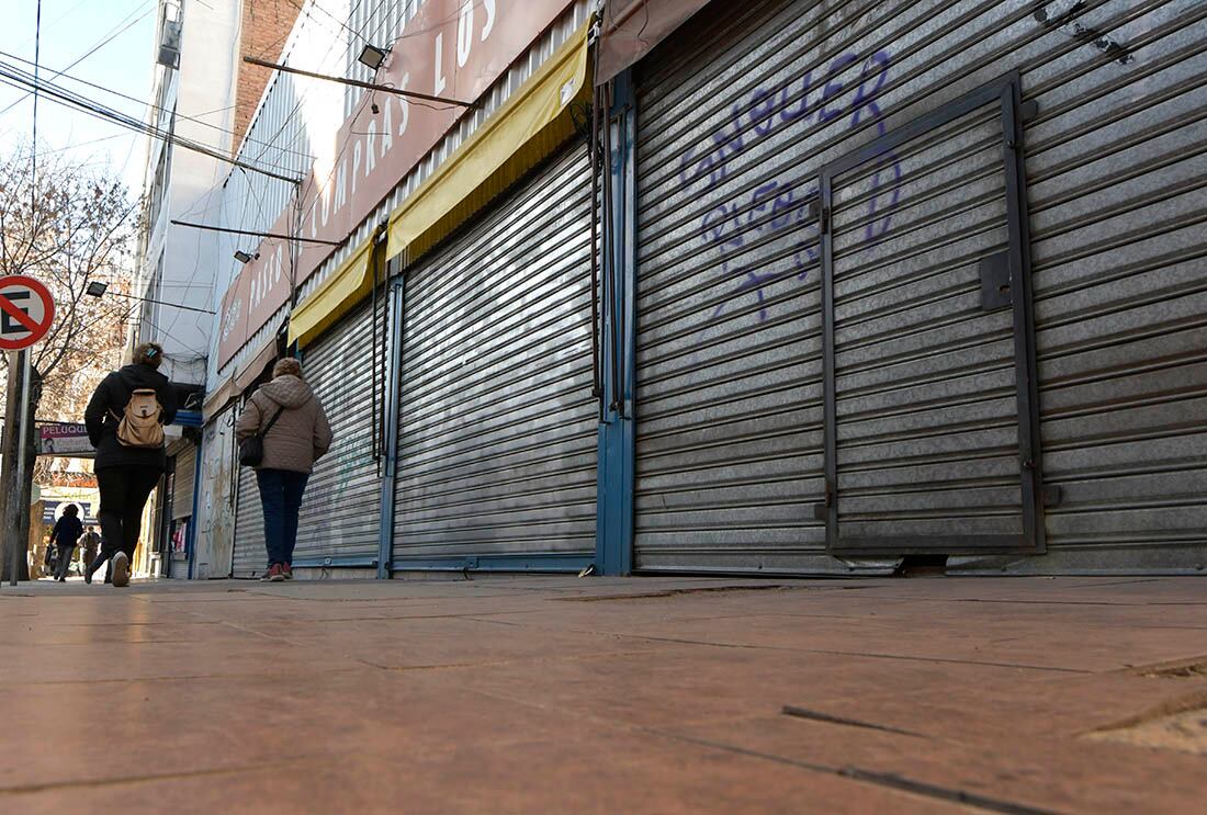 Gran cantidad de comercios decidieron cerrar sus puertas hasta la finalización de las restricciones.