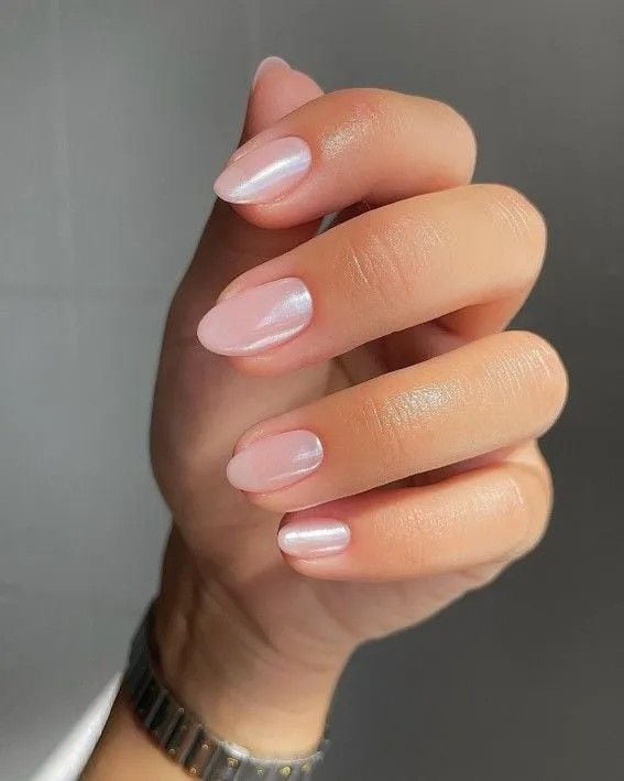 Los colores de uñas en tendencia para este invierno: perladas