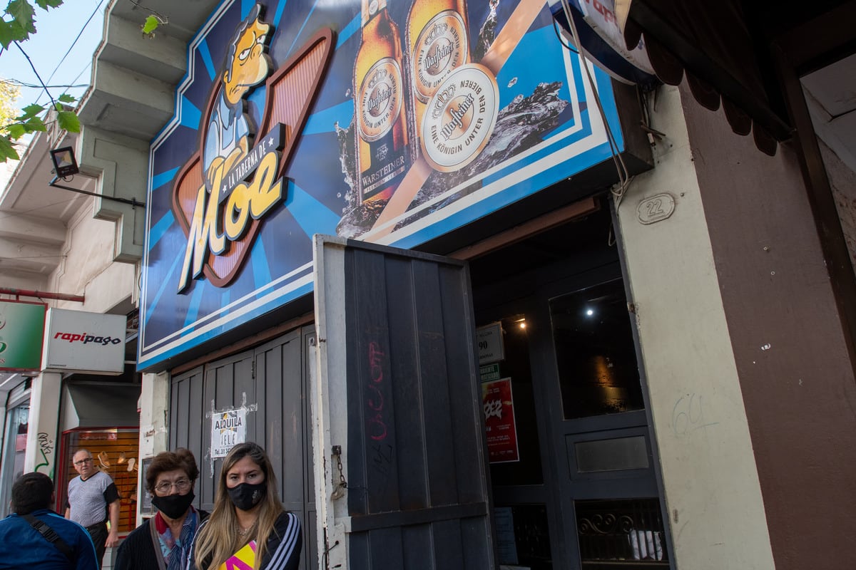 Cerró La Taberna de Moe, emblemático kiosco y bar de calle Catamarca. Foto: Ignacio Blanco / Los Andes.