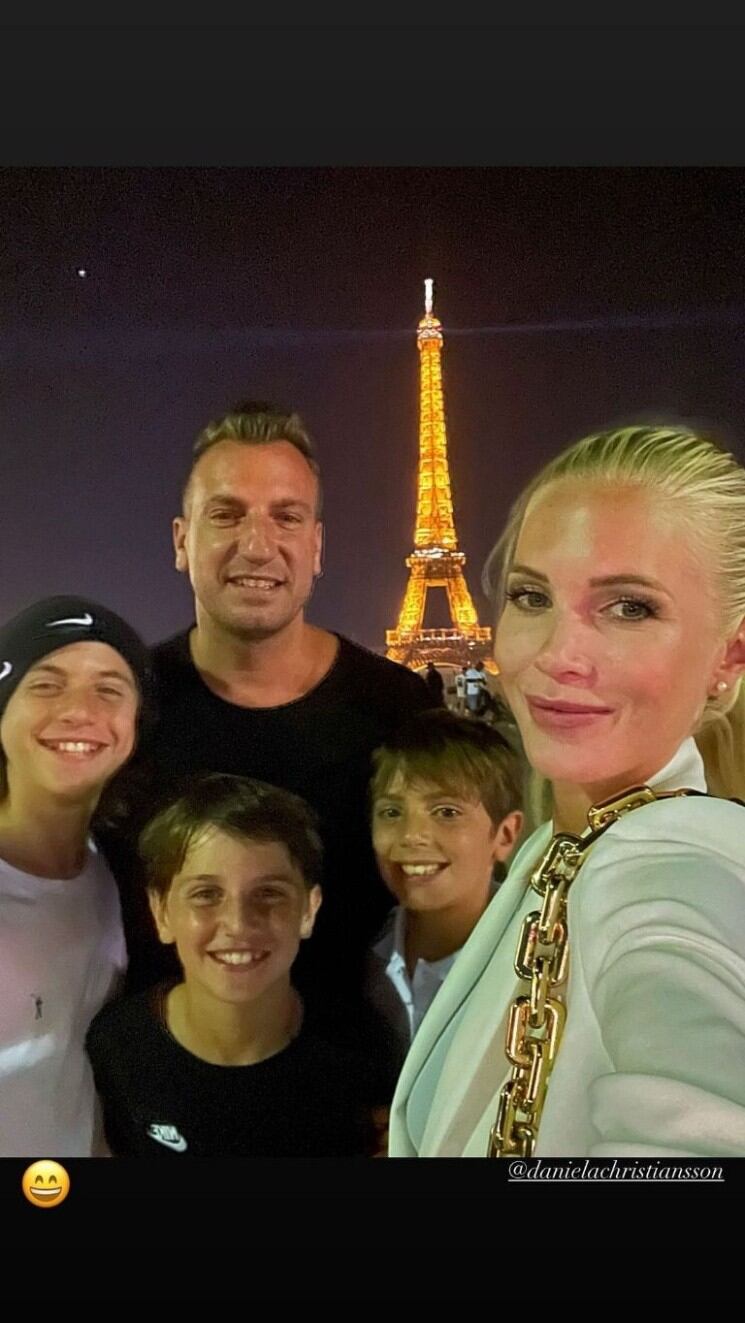 Los hijos de Maxi junto a su novia, Daniela Christiansson.