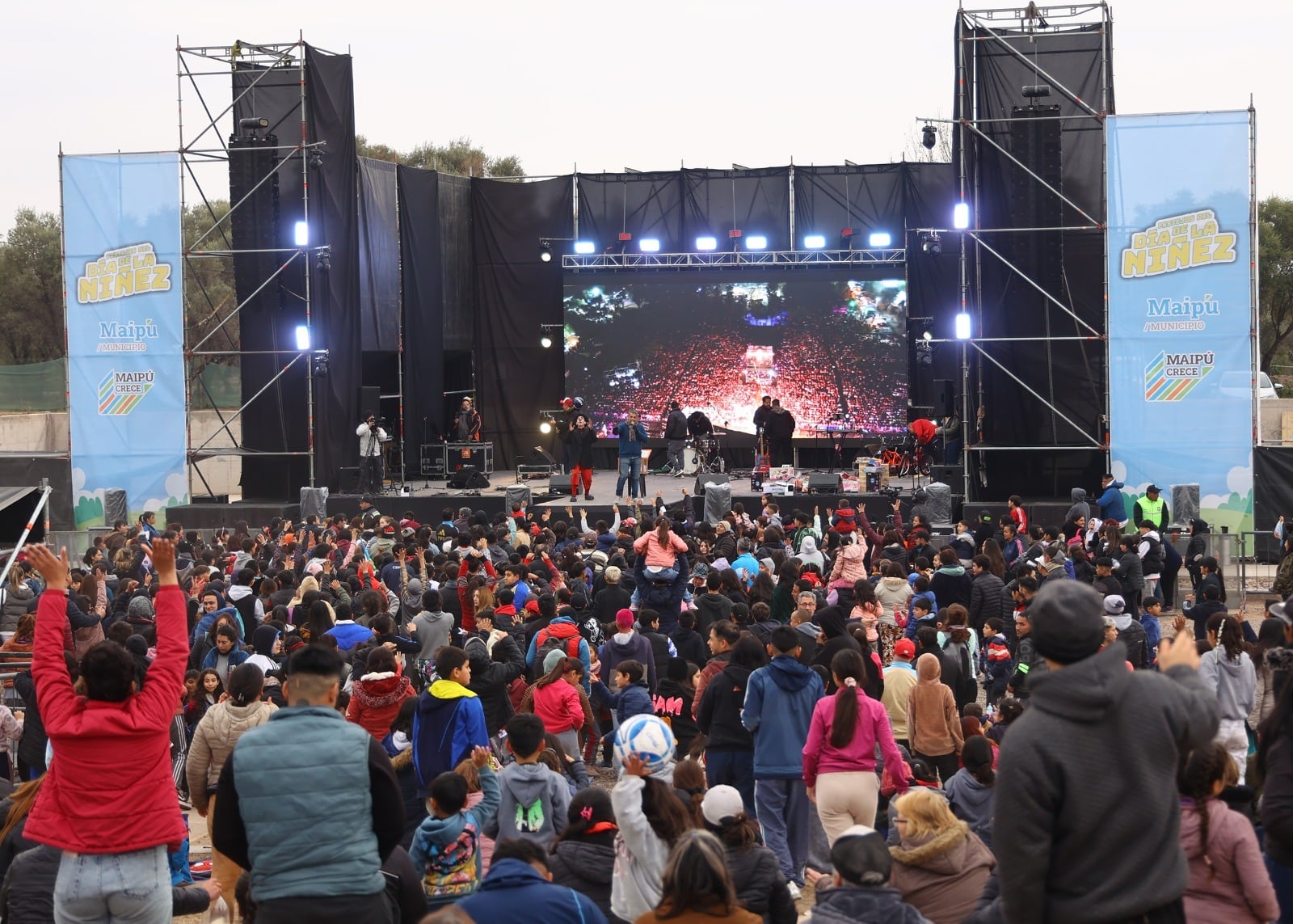 Miles de personas festejaron el Día de la Niñez en Maipú