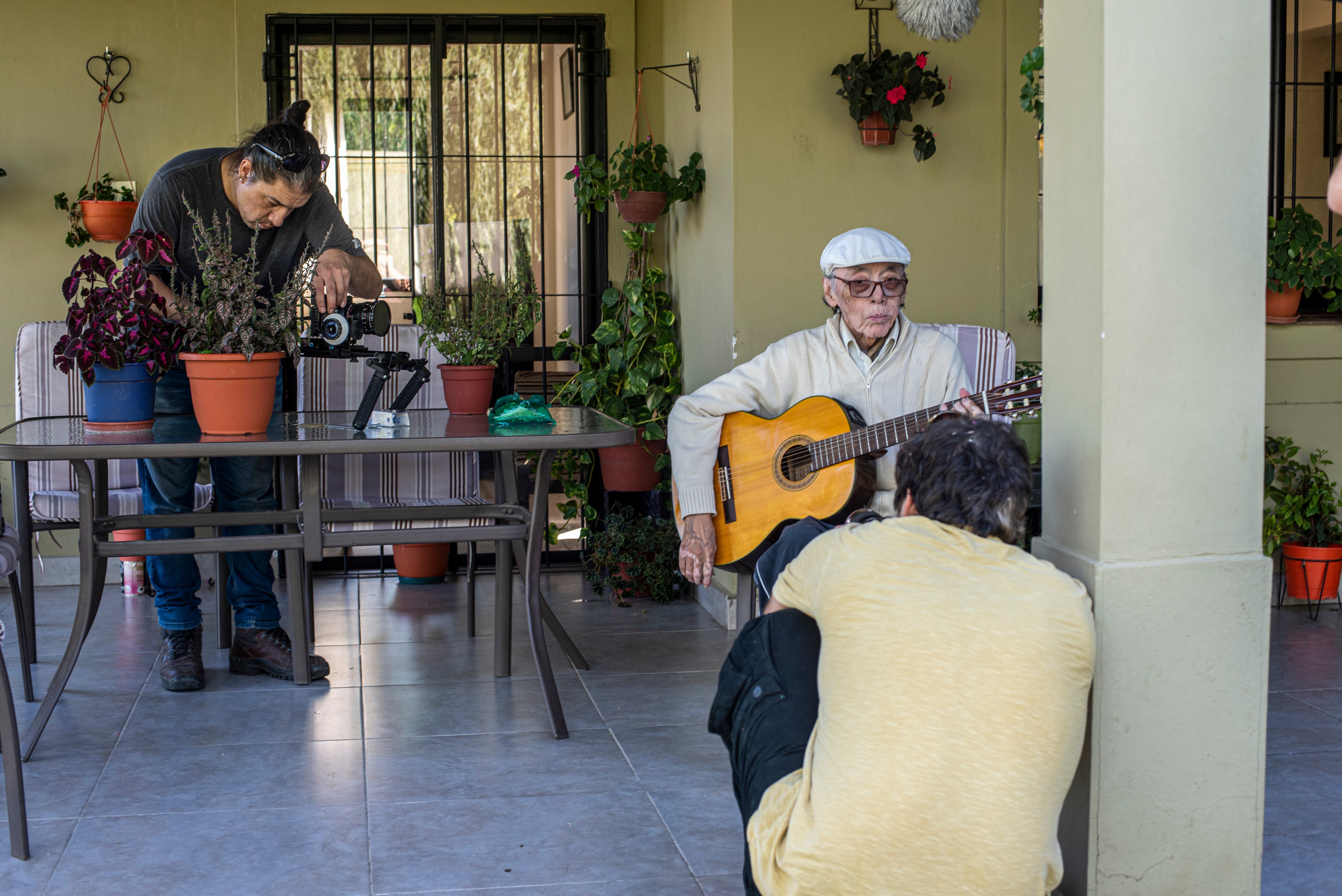 El documental fue filmando entre febrero y marzo del 2020 y Leiva fue el encargado del registro.