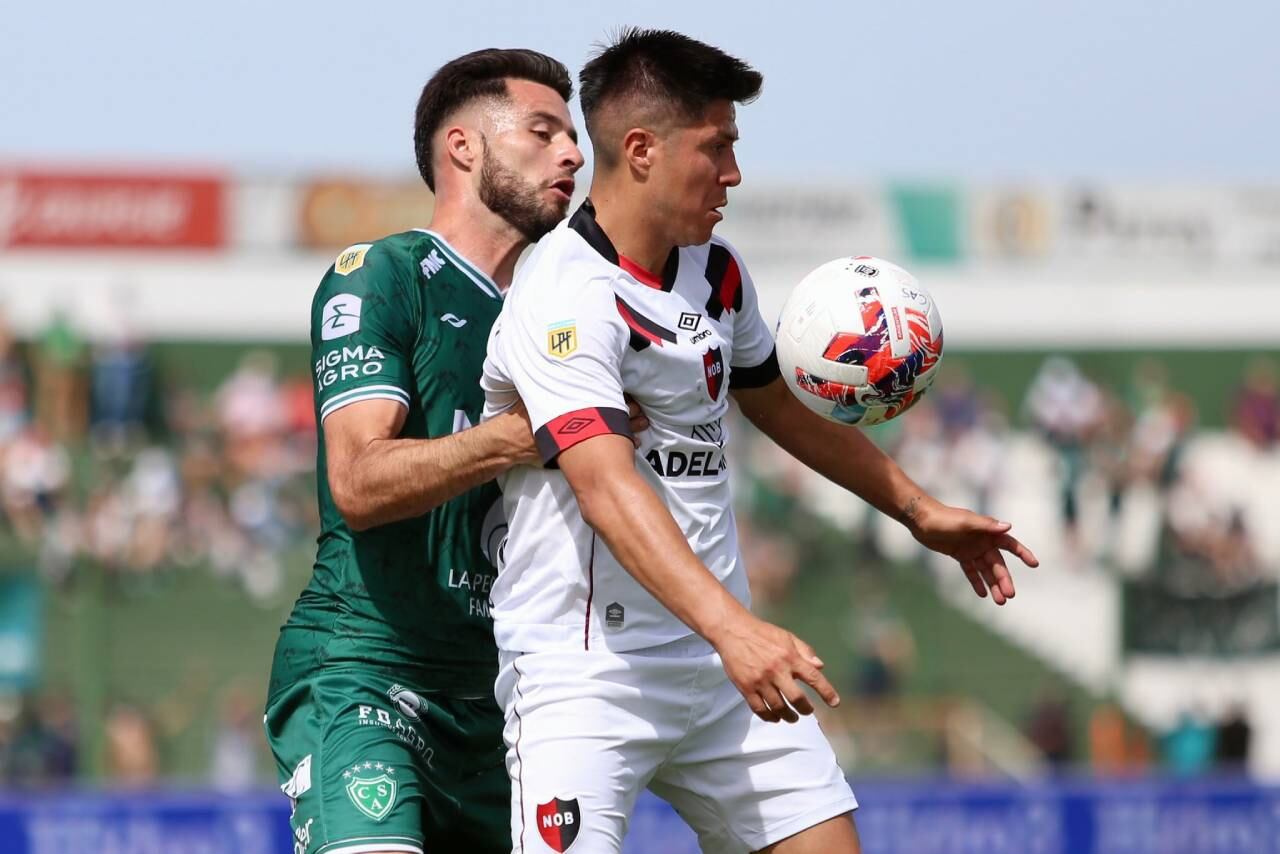 Sarmiento recibió a Newell's en la fecha 18 de la Liga Profesional de Fútbol. Jonatan Cristaldo arrancó como titular en la Lepra.