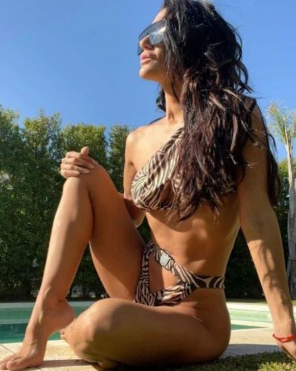 Silvina Escudero lució un conjunto animal print