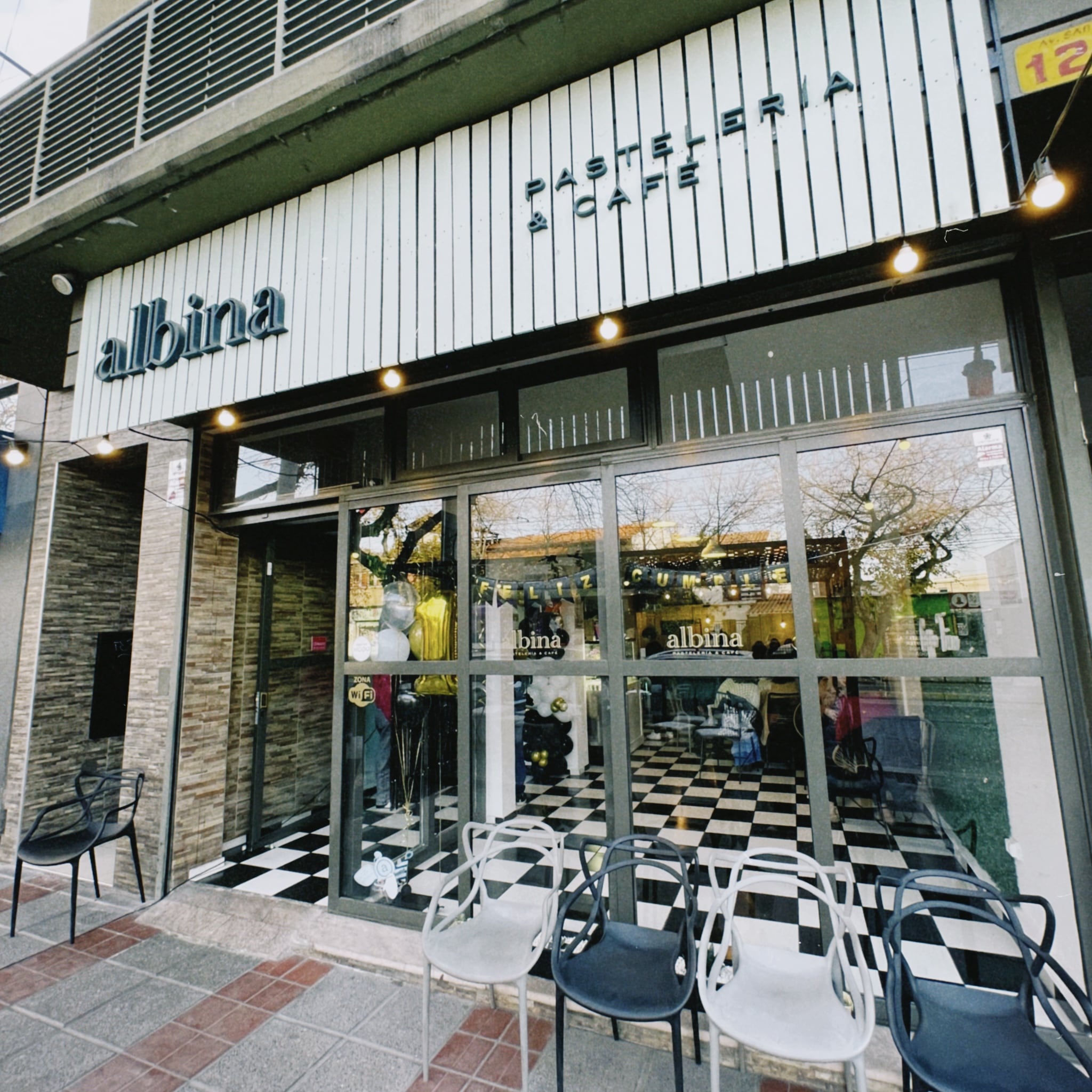 Ubicado en la calle San Martín al 1288 de Godoy Cruz se encuentra Albina, una pastelería que abrió sus puertas en el 2022 y que el pasado sábado 1 de julio festejó su primer aniversario. 