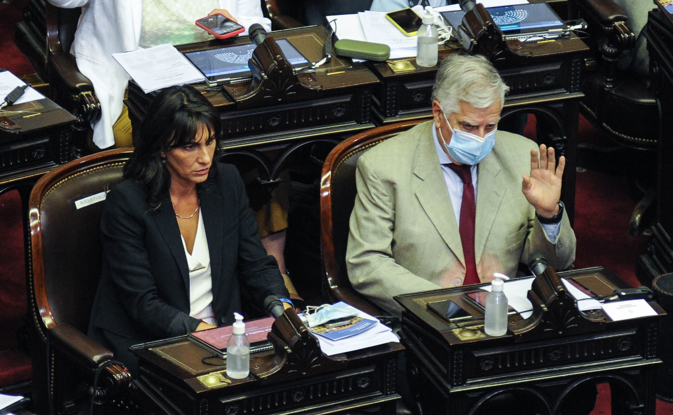 Natalia De La Sota y Carlos Gutierrez del Bloque Federal. (Foto Federico Lopez Claro)