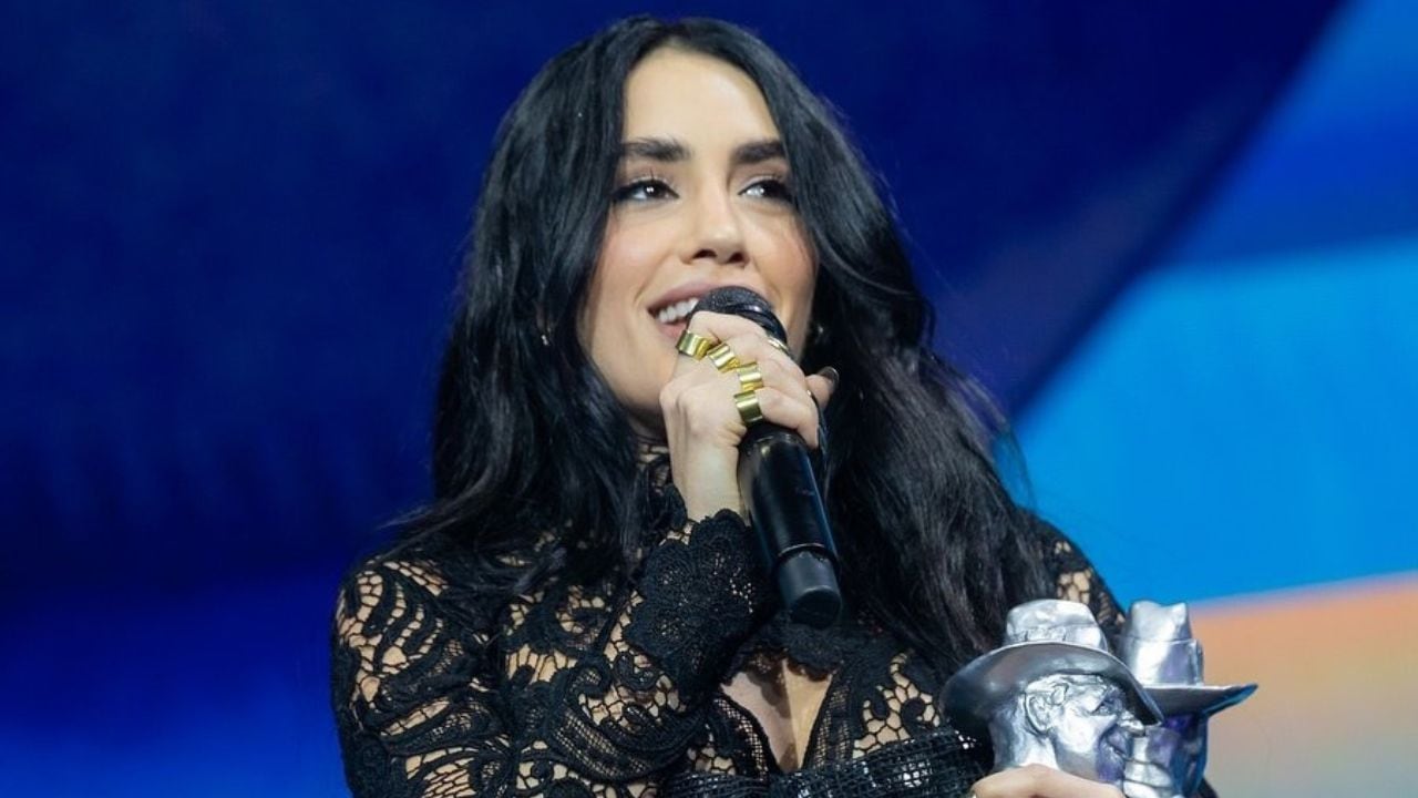 Bandera de Argentina, del orgullo y un fuerte discurso: Lali Espósito en los Premios Gardel 2024