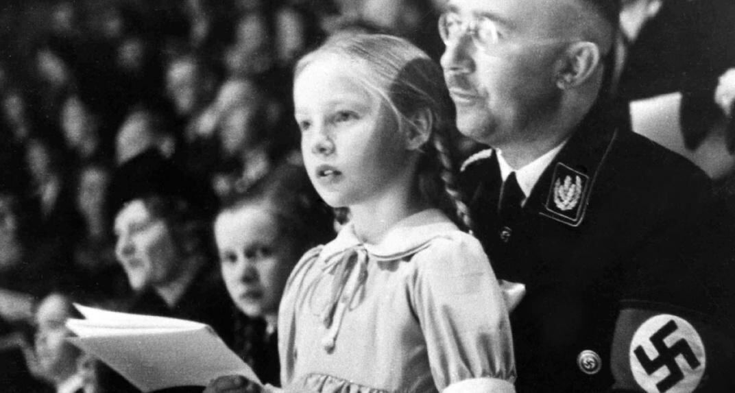 Himmler y su hija, Gudrun. 