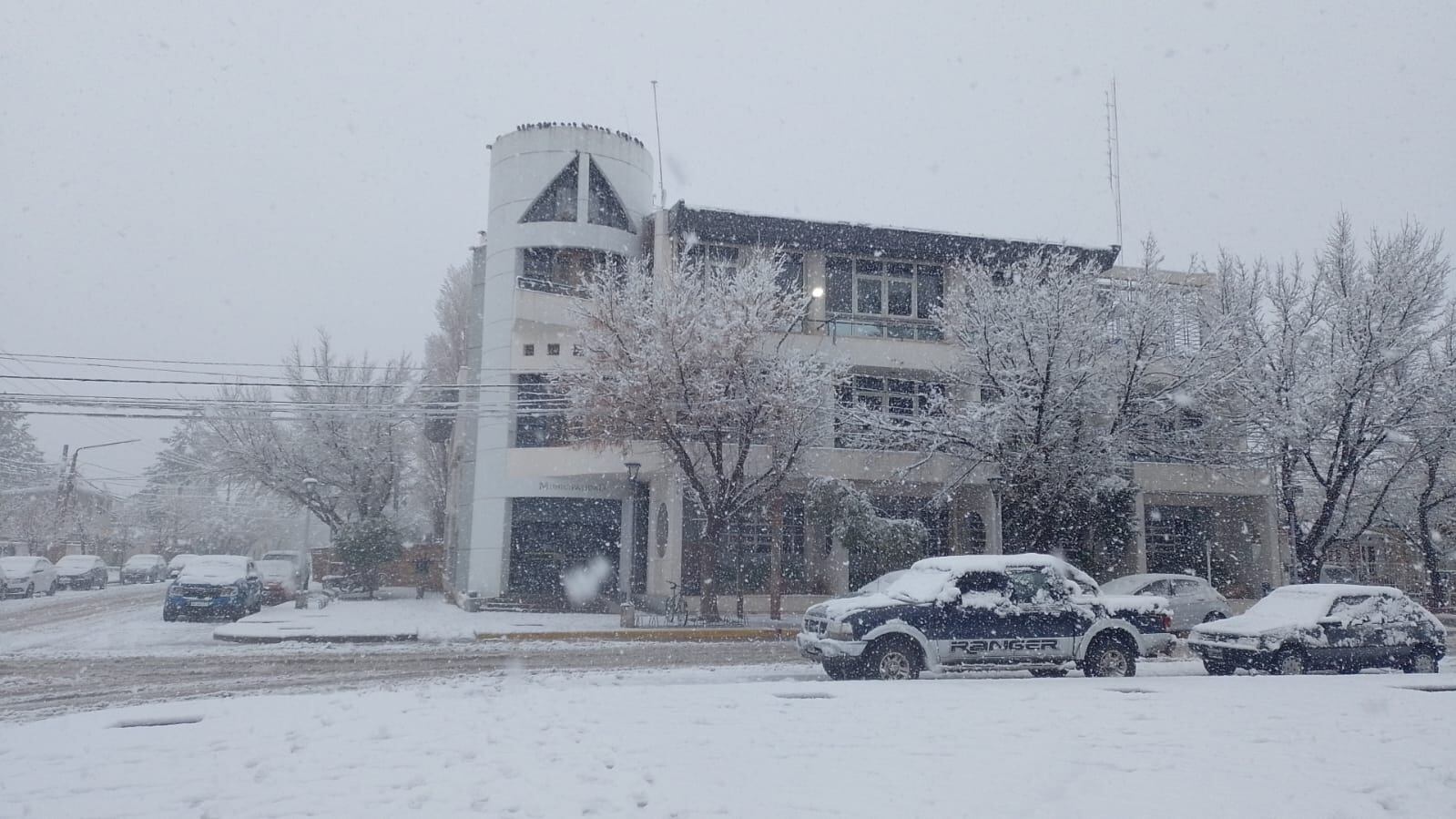 La nieve complicó varios sectores de Malargüe.