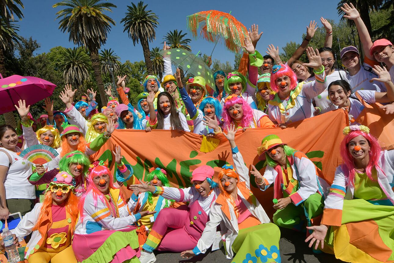 Vendimia 2023   Carrusel de las Reinas 
 La gente colmó  las calles céntricas de Mendoza para celebrar junto a las 18 reinas y distintas agrupaciones culturales y sociales, que reflejan el espíritu local.


Foto: Orlando Pelichotti