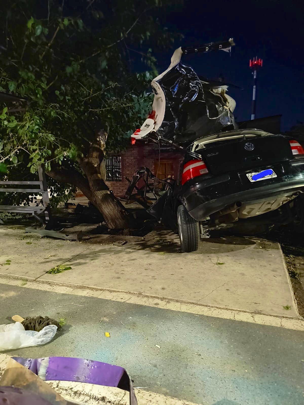 Accidente de Tránsito frente a Palmares, en Godoy Cruz. Gentileza: Matías Pascualetti.