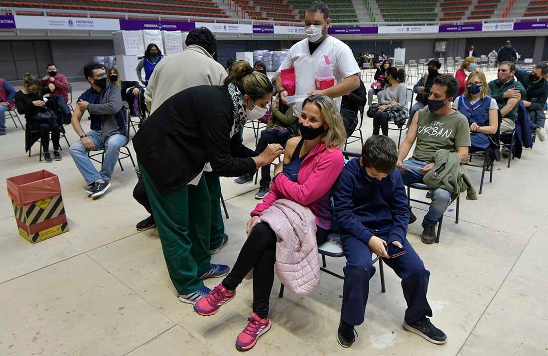 Vacunación a docentes - 
