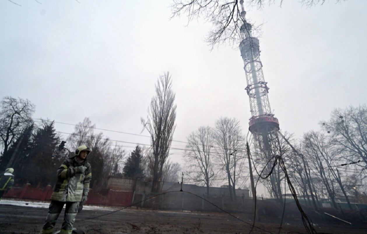 Bombardeo de Rusia a la torre de televisión de Kiev, en Ucrania (Gentileza)