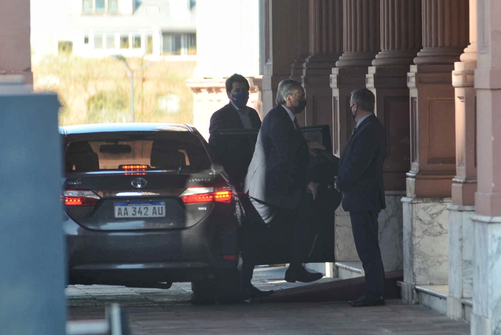 El Presidente Alberto Fernández llegó a Casa Rosada en medio de una Crisis tras la derrota electoral en la PASO en el Gobierno Nacional.  FOTO Clarín