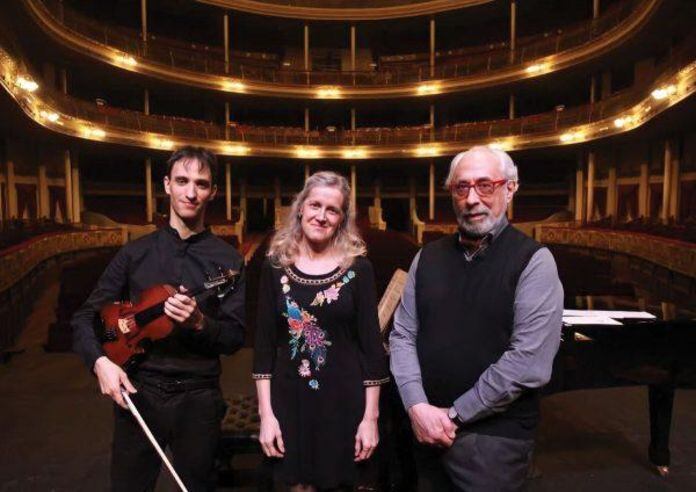 Kovadloff junto a la pianista Ana Victoria Chávez y el violinista Federico Moujan presentan en Mendoza su espectáculo.