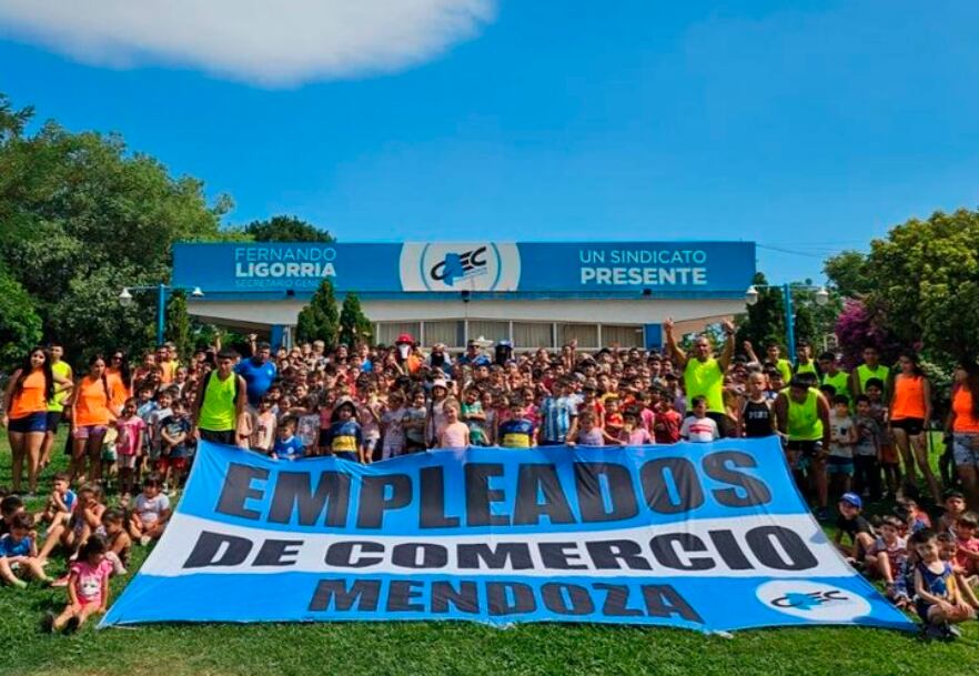 Camping del CEC en la Escuela de Verano junto a hijos de trabajadores. Foto: Instagram / @cec.mendoza