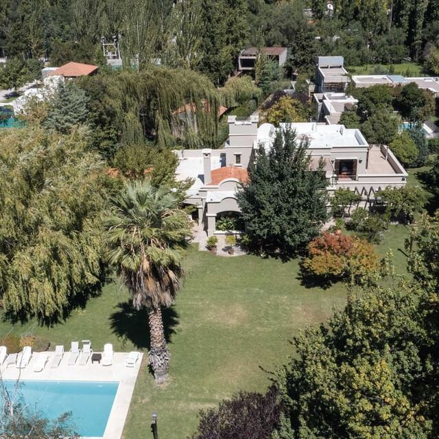 Casa los Robles, el hotel en el que se hospedan Sabrina Rojas y el Tucu López.