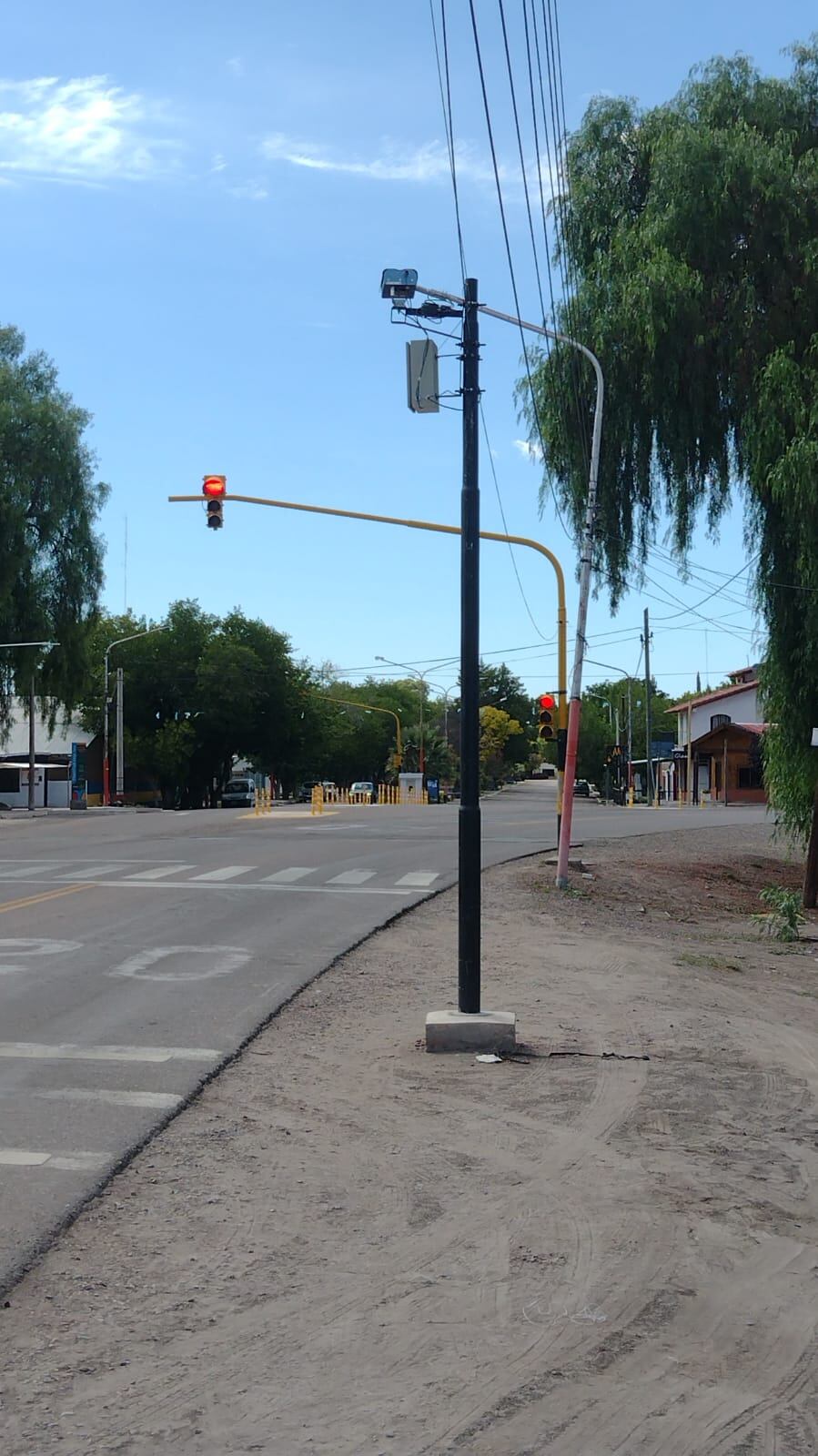 El dispositivo que realiza fotomultas en la entrada de Las Catitas.