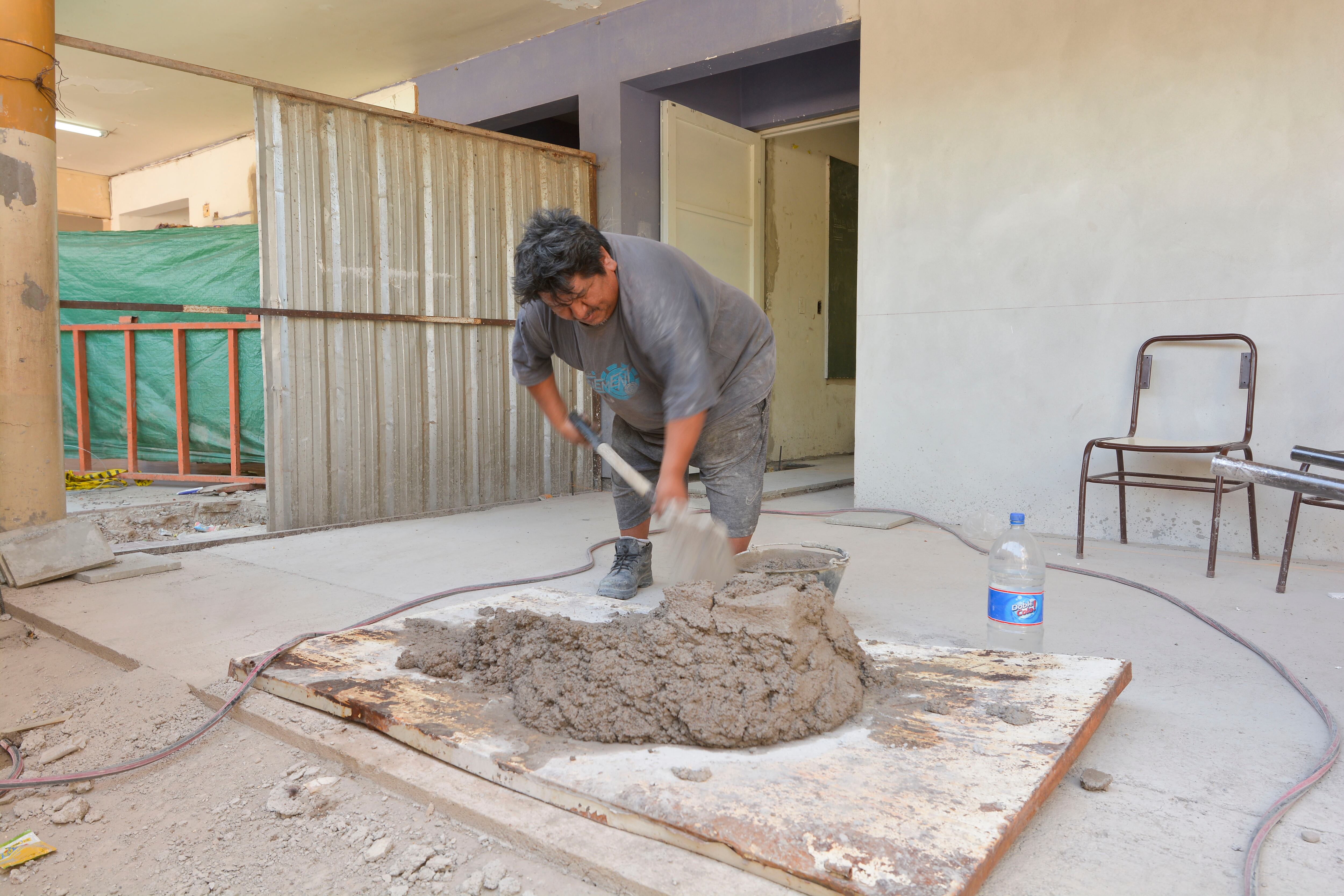 Obras de refuerzo estructural en escuela Carlos Padin N°1580 de Godoy Cruz