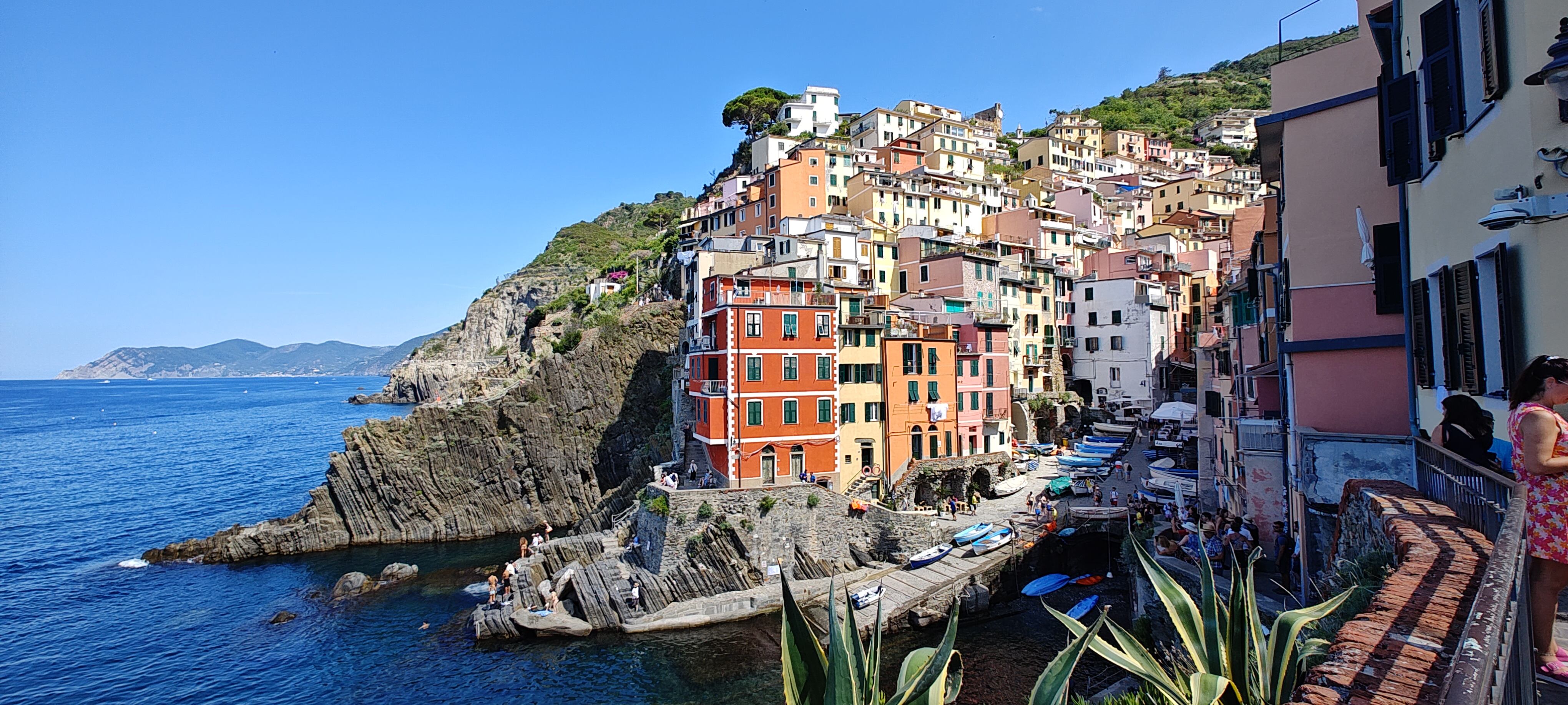 Panorámicas poderosas en paisajes sublimes: Cinque Terre con el Edge.