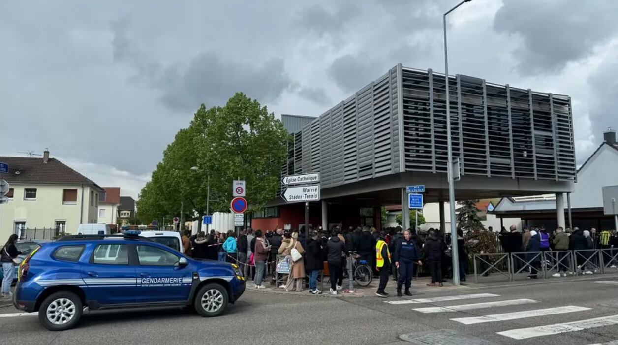 Un hombre apuñaló a dos nenas y una tercera que vio el hecho murió de un infarto. Foto LeParisiene