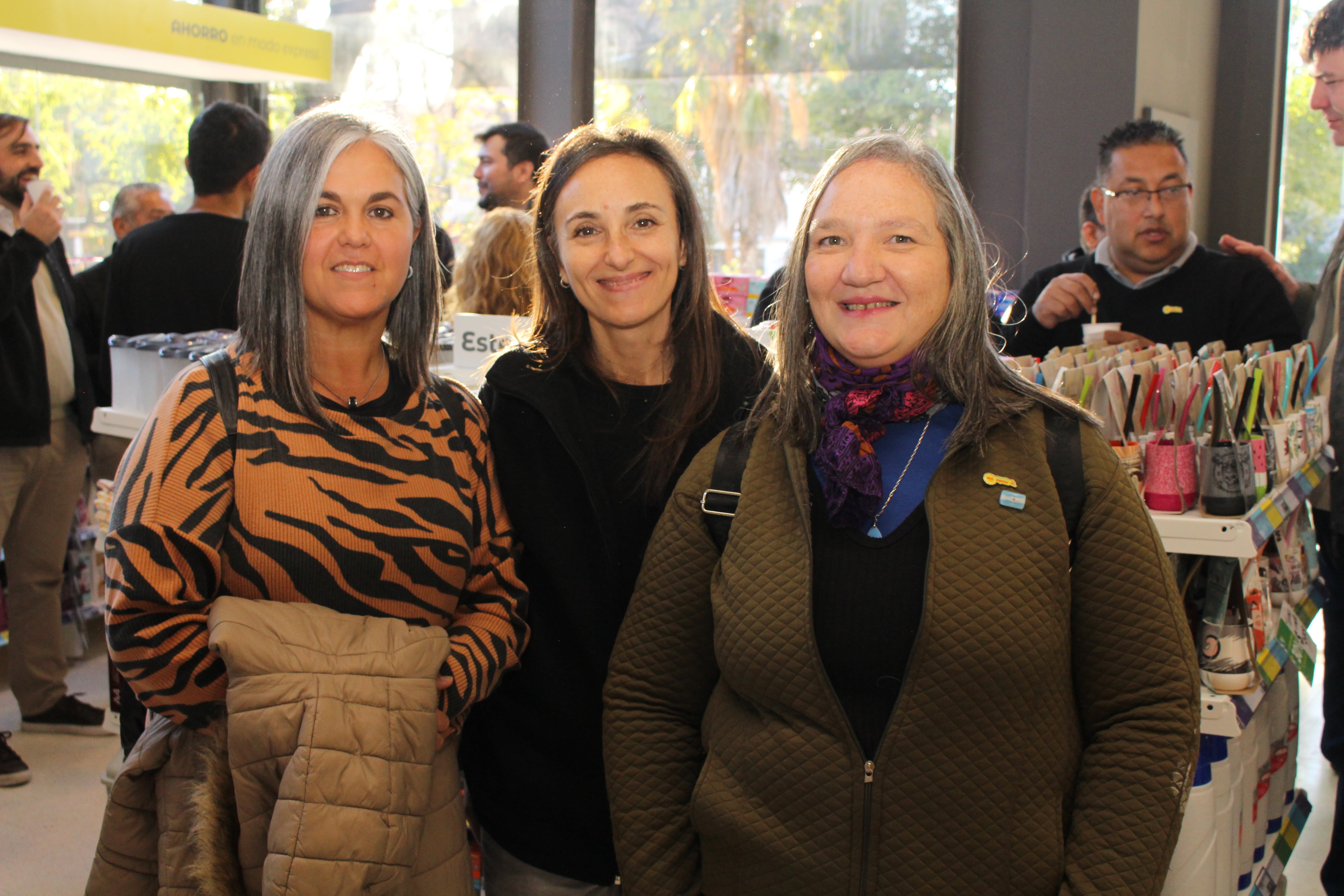 Silvana Jehan, Roxana Domínguez y Andrea Aldasoro.