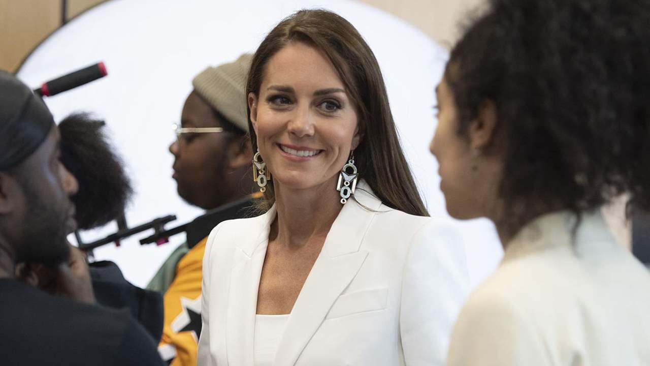 Kate lució su pantsuit en un memorial de Londres