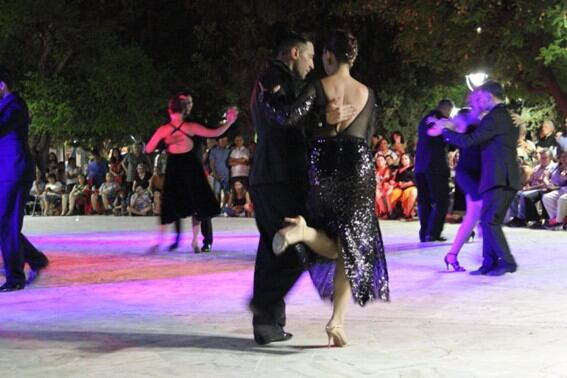 Milonga en la Plaza, otra de las actividades propuestas por la Municipalidad de Godoy Cruz