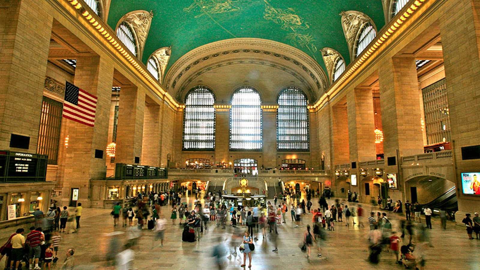 La estación Grand Central en Nueva york conocida por su historia ahora es un nuevo centro de vacunación que busca inocular de manera rápida y eficaz.