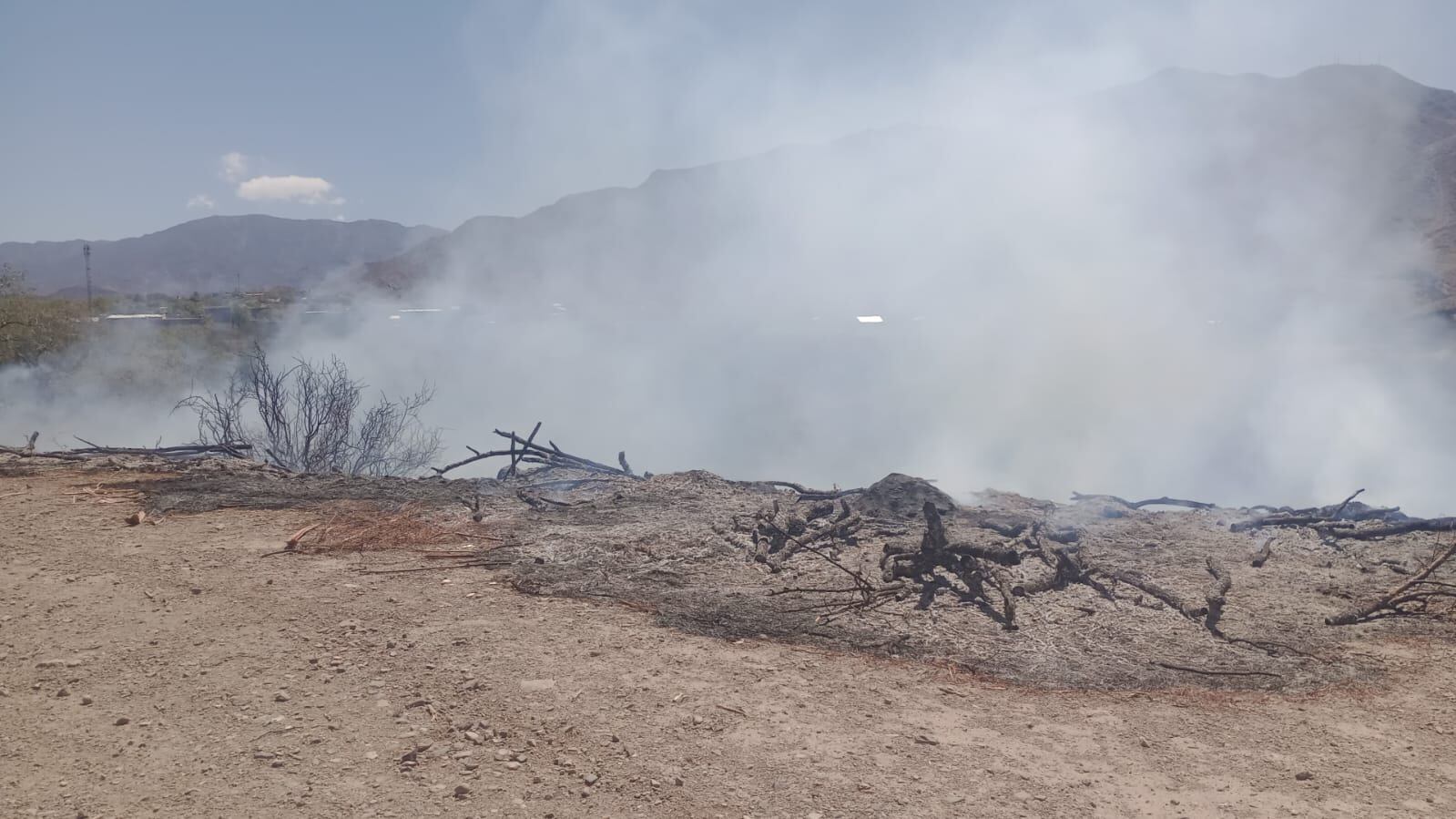 Incendios El Challao. Foto: @Indamdz