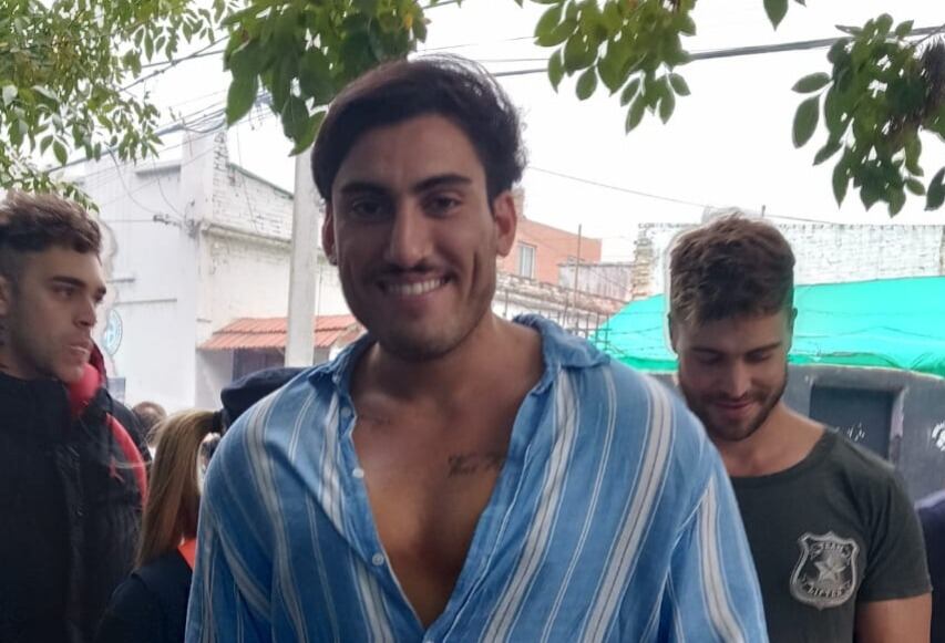 Tomás Holder visitó Alberdi y alentó al Pirata.