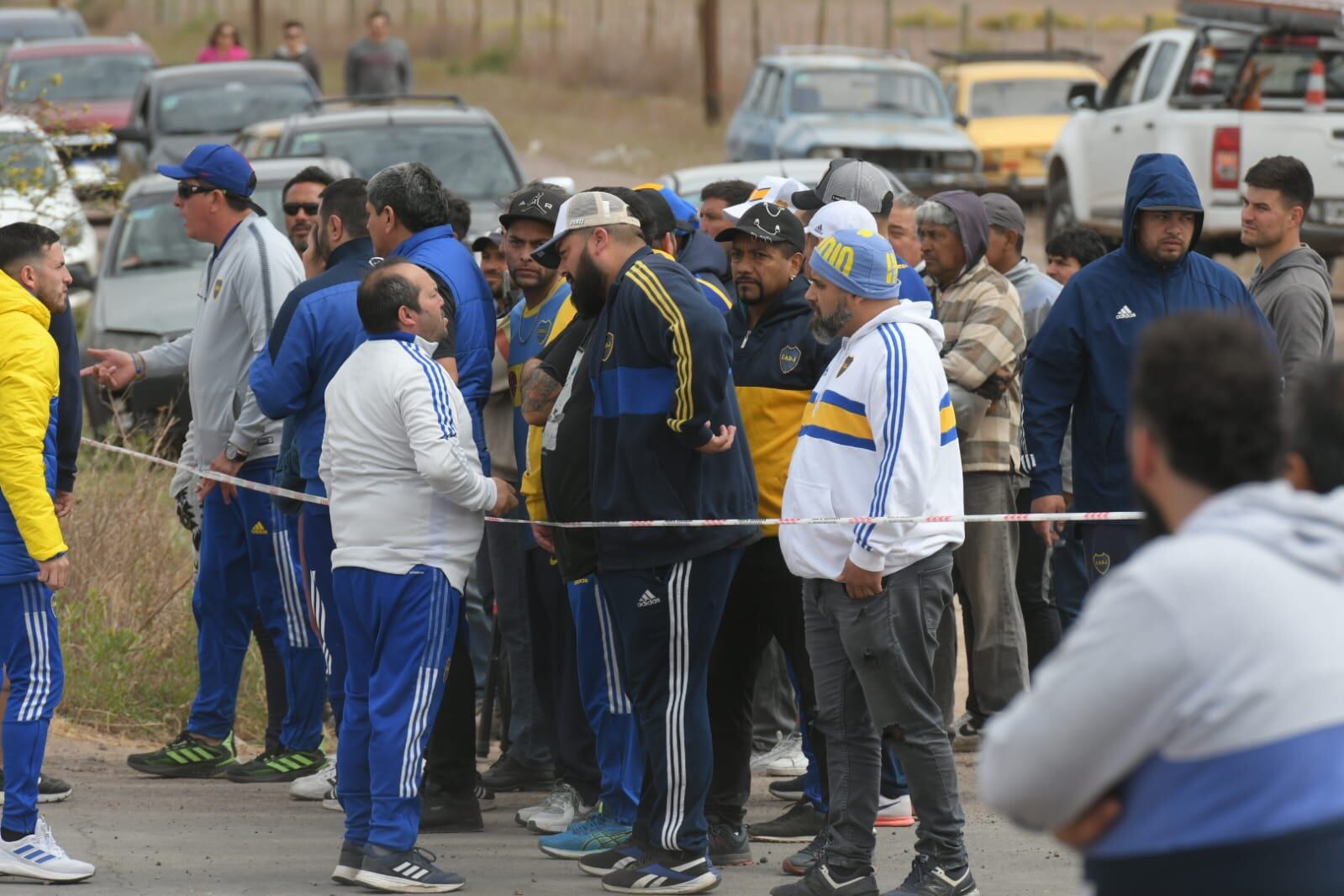 Volcó un micro con hinchas de Boca en San Martín y murió una mujer. Ignacio Blanco / Los Andes