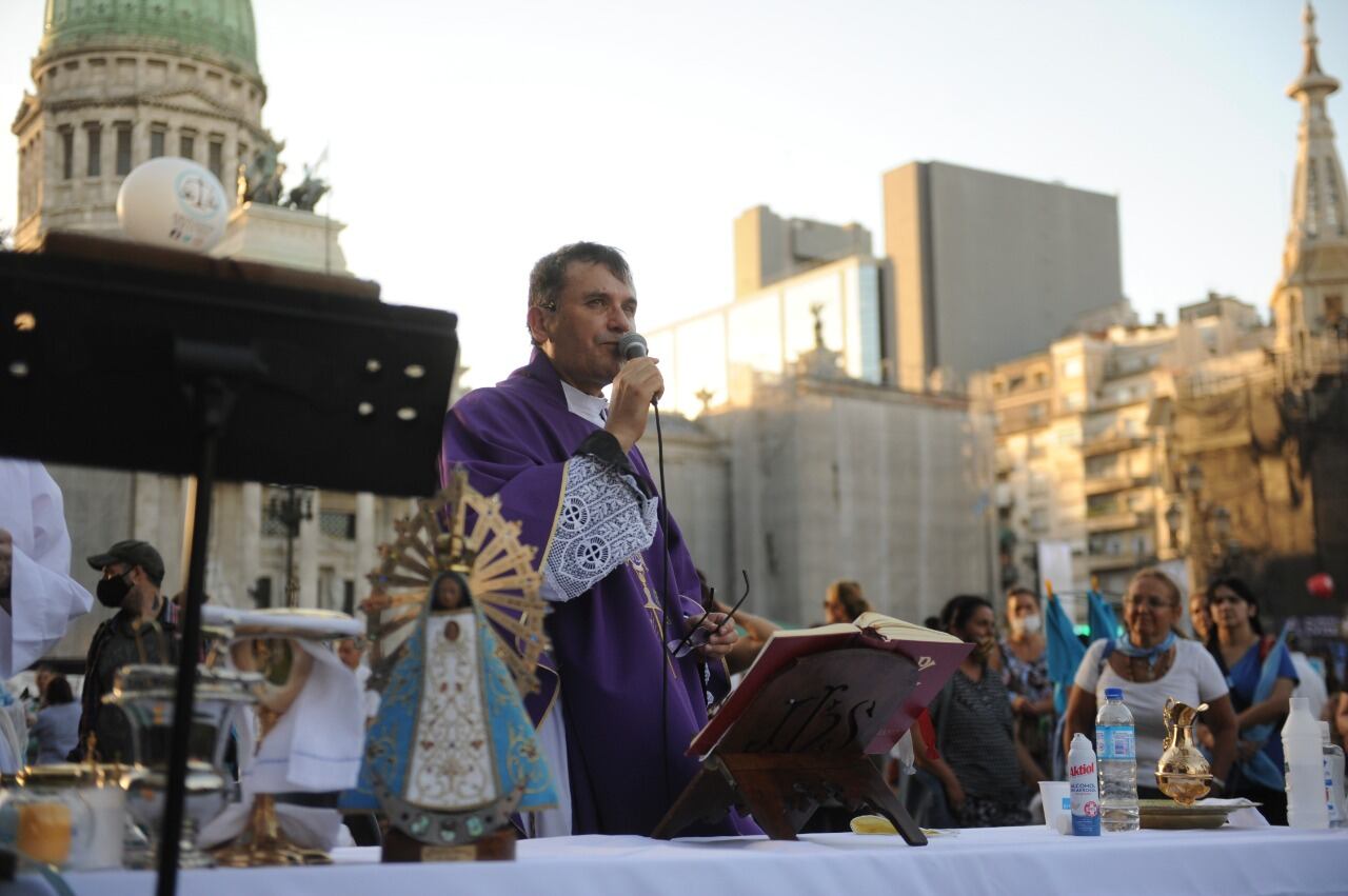 Iglesia presente en oposición. /Clarín