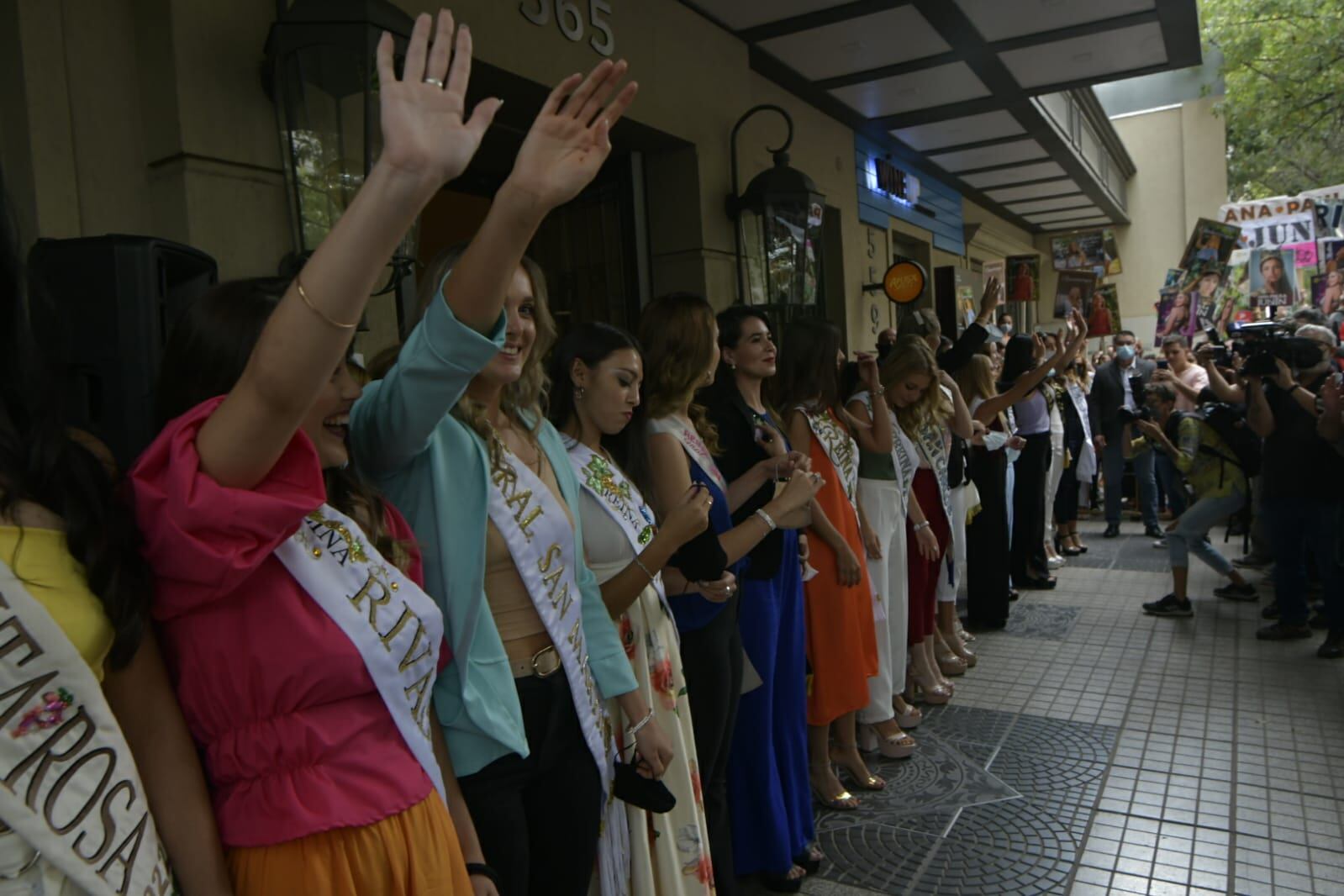 Comenzó la convivencia de las reinas. Orlando Pelichotti / Los Andes