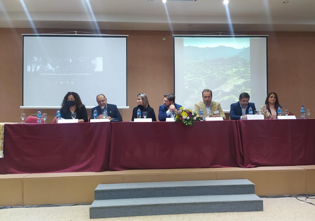 Durante el acto de apertura, distintos funcionarios y referentes analizaron el impacto del turismo en el campo