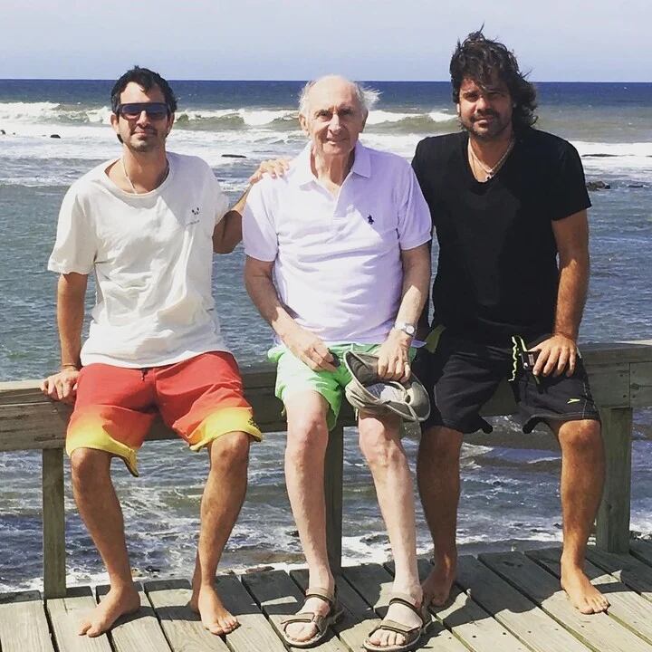 El expresidente Fernando de la Rúa, con dos de sus hijos: Aito y Antonio