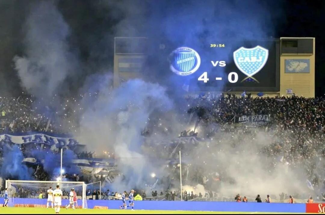 Así fue la fiesta de los hinchas de Godoy Cruz tras la goleada a Boca en Mendoza