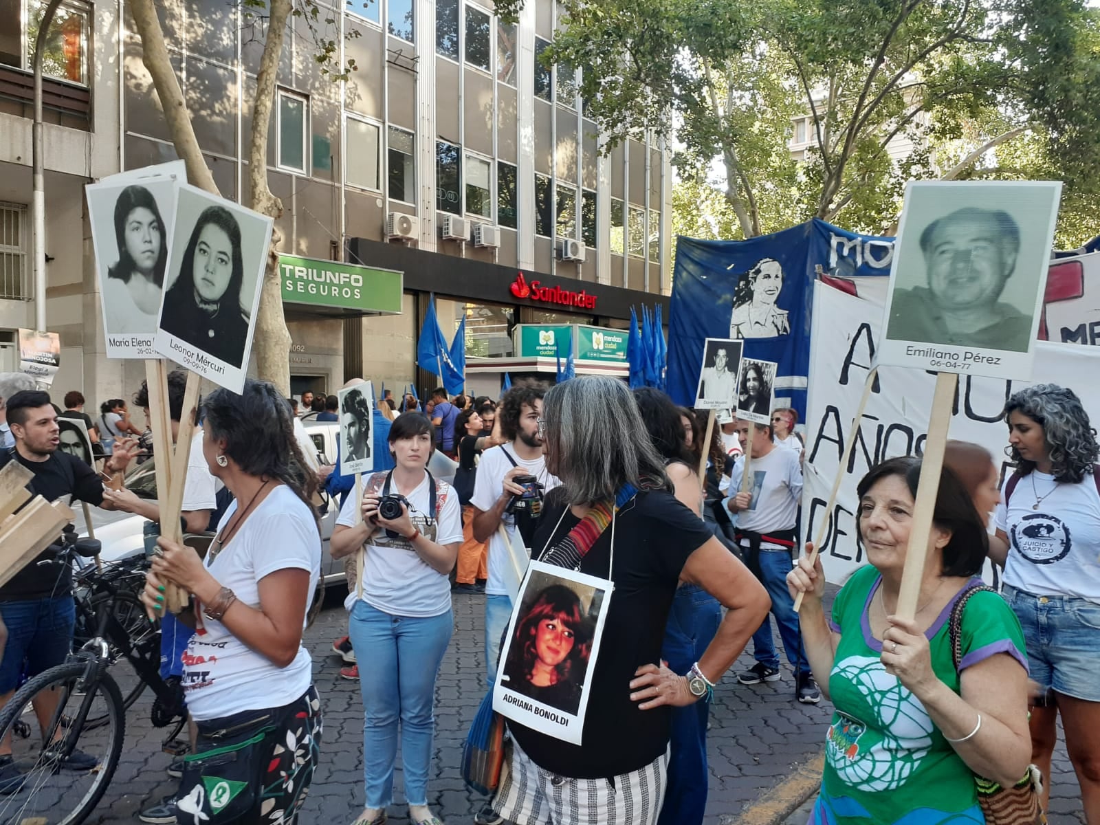 Mendoza marcha por la Memoria, Verdad y Justicia a 47 años del golpe militar. / Foto: José Gutiérrez