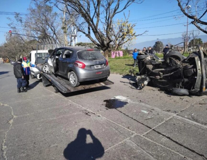 Los autos involucrados en el accidente. Foto: Contexto Tucumán