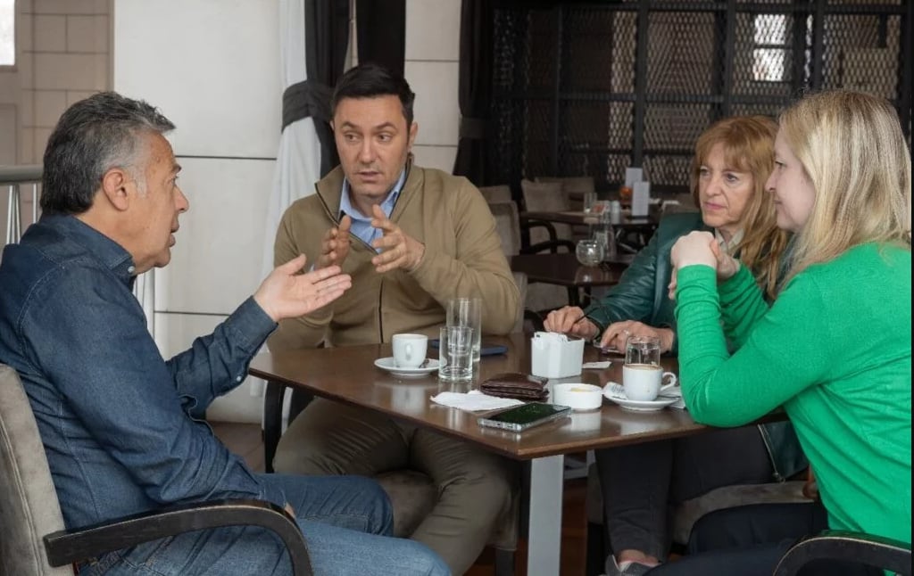 Alfredo Cornejo, Luis Petri, Patricia Giménez y Hebe Casado.