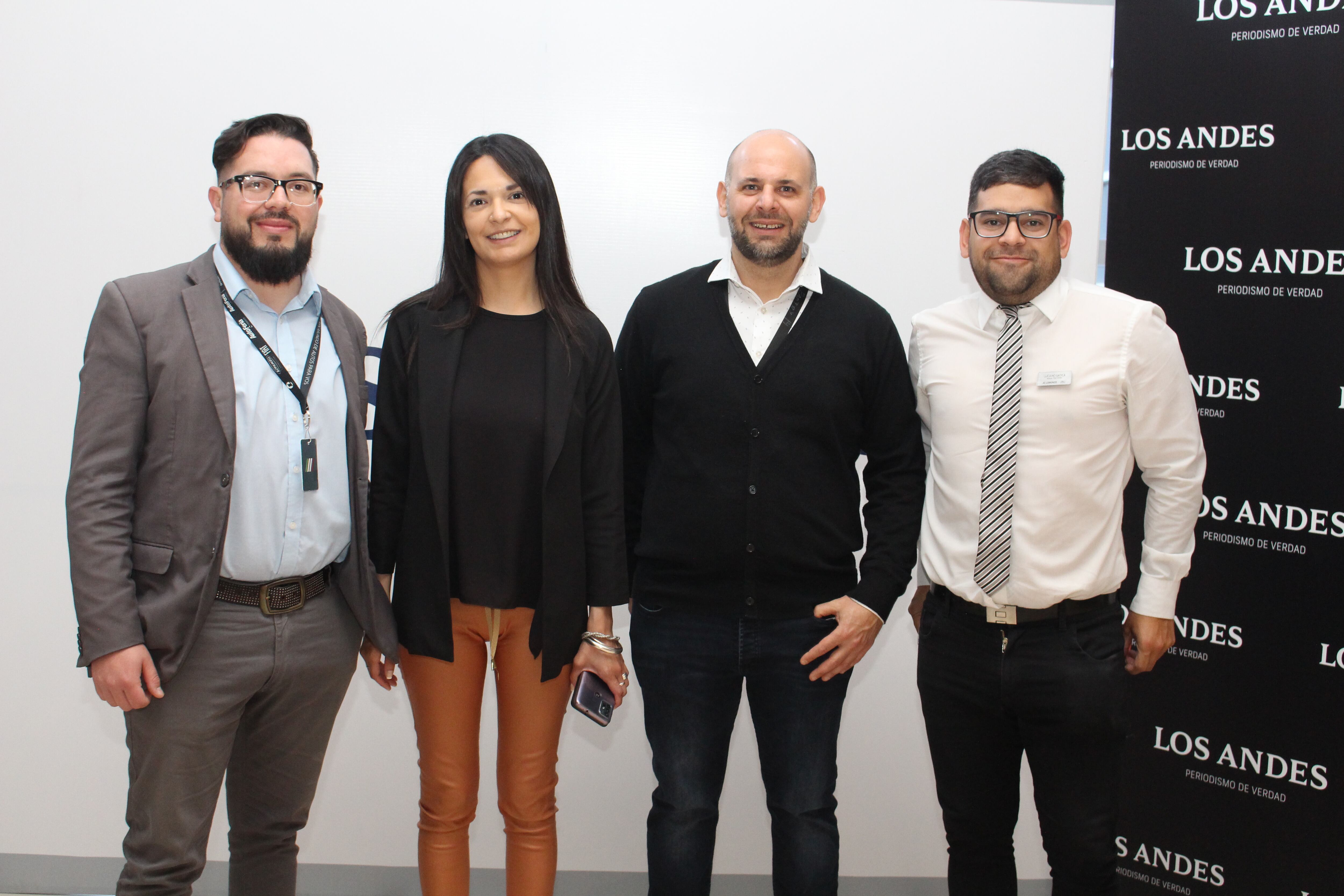 Luciana Vivanco, Gustavo Martínez, Pablo Di Luca y Luciano Gatica (Lorenzo).