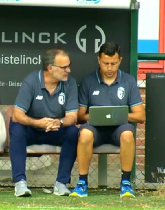 Diego Flores con Bielsa.