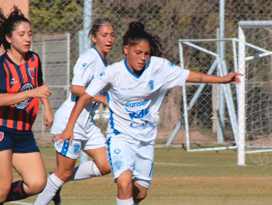 Godoy Cruz se recuperó con una goleada de 8 a 0 y lo hizo en el clásico departamental.