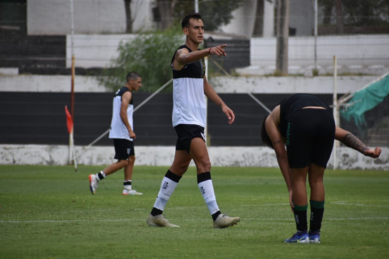 Gimnasia encara la temporada 2023 con ilusión con jugadores como Bruno Nasta.