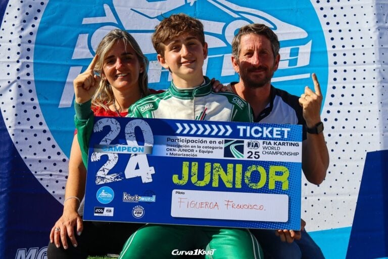 Francisco Figueroa casi siempre cuenta con el acompañamiento de sus papás, Martín e Inés, en la pista. 