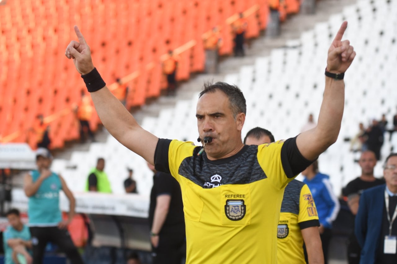 Futbol Liga Profesional, Godoy Cruz Antonio Tomba vs. San Lorenzo de Almagro en el estadio Malvinas Argentinas de Ciudad. 
Los jugadores de Godoy Cruz, entran en calor antes del partido