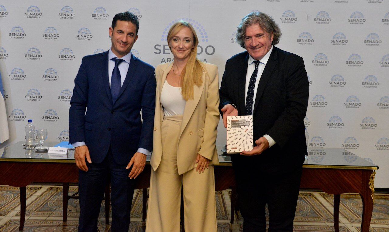 José Luis Ramón y Anabel Fernández Sagasti junto al secretario de Comercio, Matías Tombolini hace pocos días. Foto: Prensa Fernández Sagasti