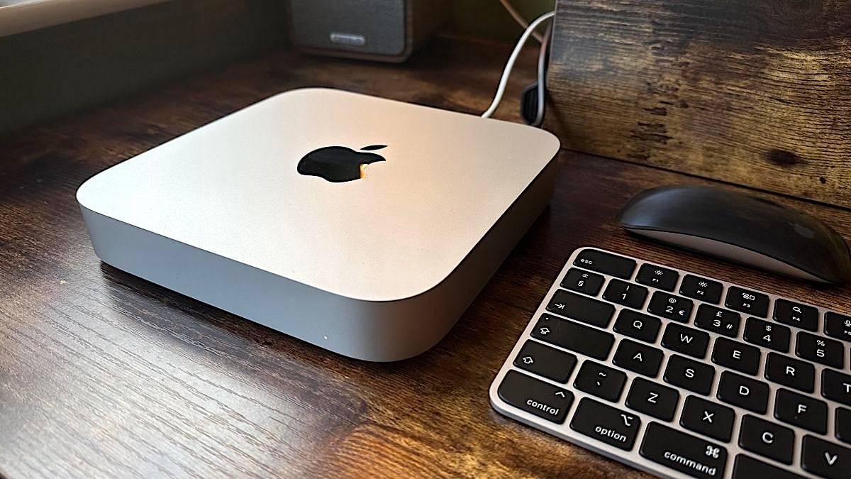 Apple también tiene su versión de Mini PC  con la Mac Mini que recibió hace poco una actualización al incorporar el chip M2 y volverse más potente que nunca.