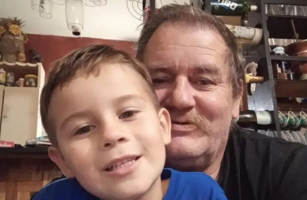 Lucio con su abuelo paterno, Ramón Dupuy.