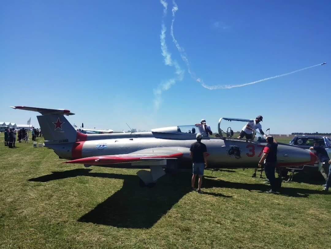 Aeronave militar L29 Delfín.